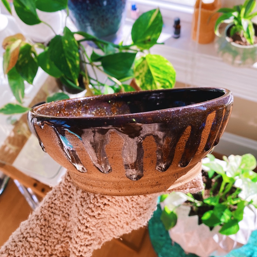 Drippy Glitter Bomb Copper Iron Ore Bowl 🌈